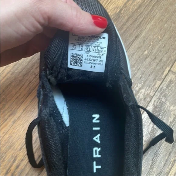 Under Armour sneakers - Picture 4 of 4